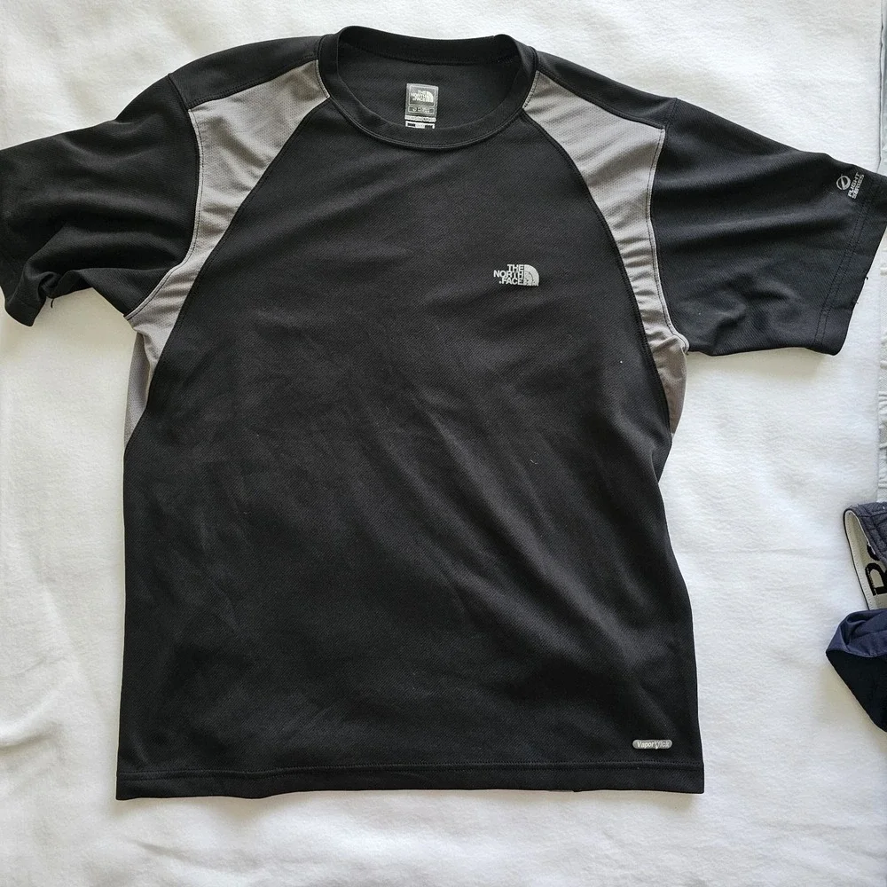 Mens M North Face VaporWick T-Shirt BlackGray Athletic‎ Performance Quick Dry